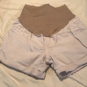 Old Navy White, full panel maternity shorts.